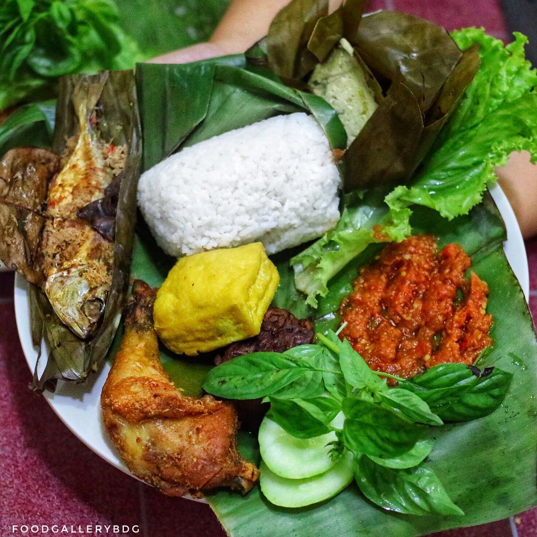 4. Nasi Timbel: Menu Sederhana Namun Mengenyangkan dari Sunda