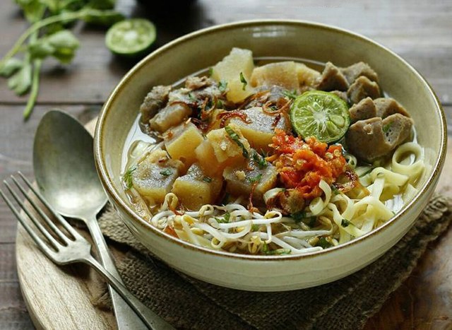 6. Mie Kocok, Kuliner Khas Bandung yang Kaya Rasa