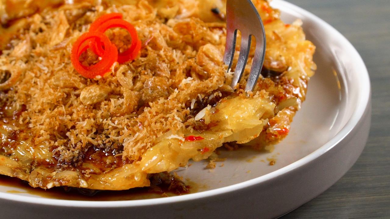 1. Kerak Telor: Makanan Khas Betawi yang Legendaris