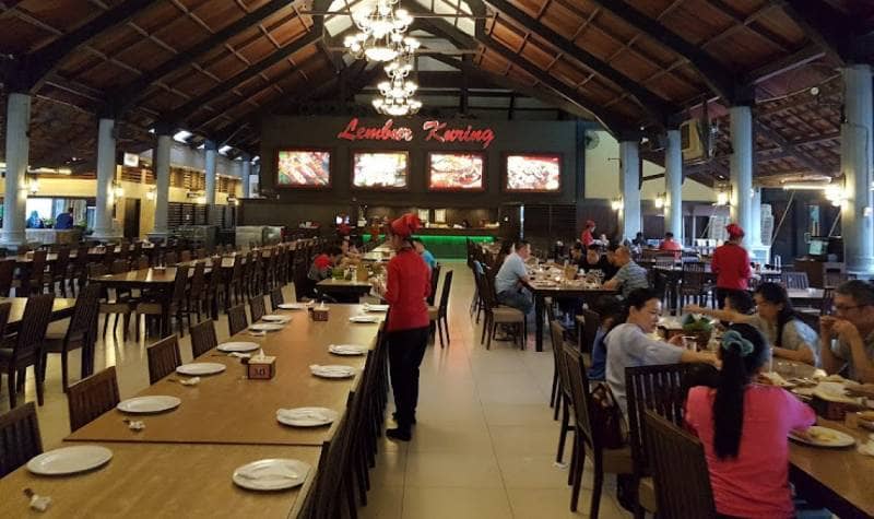 1. Restoran Nelayan, Pilihan Terbaik untuk Kuliner di Medan