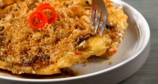 1. Kerak Telor: Makanan Khas Betawi yang Legendaris