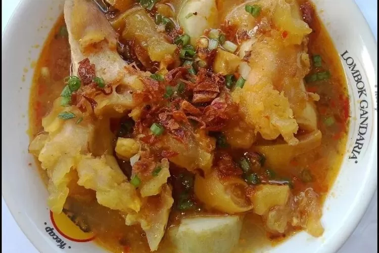 Mantab Pisan Lur! Lontong Kikil Enak tapi Murah di Malang Ada di Tempat Ini! Harga Mulai Rp15.000! - About Malang