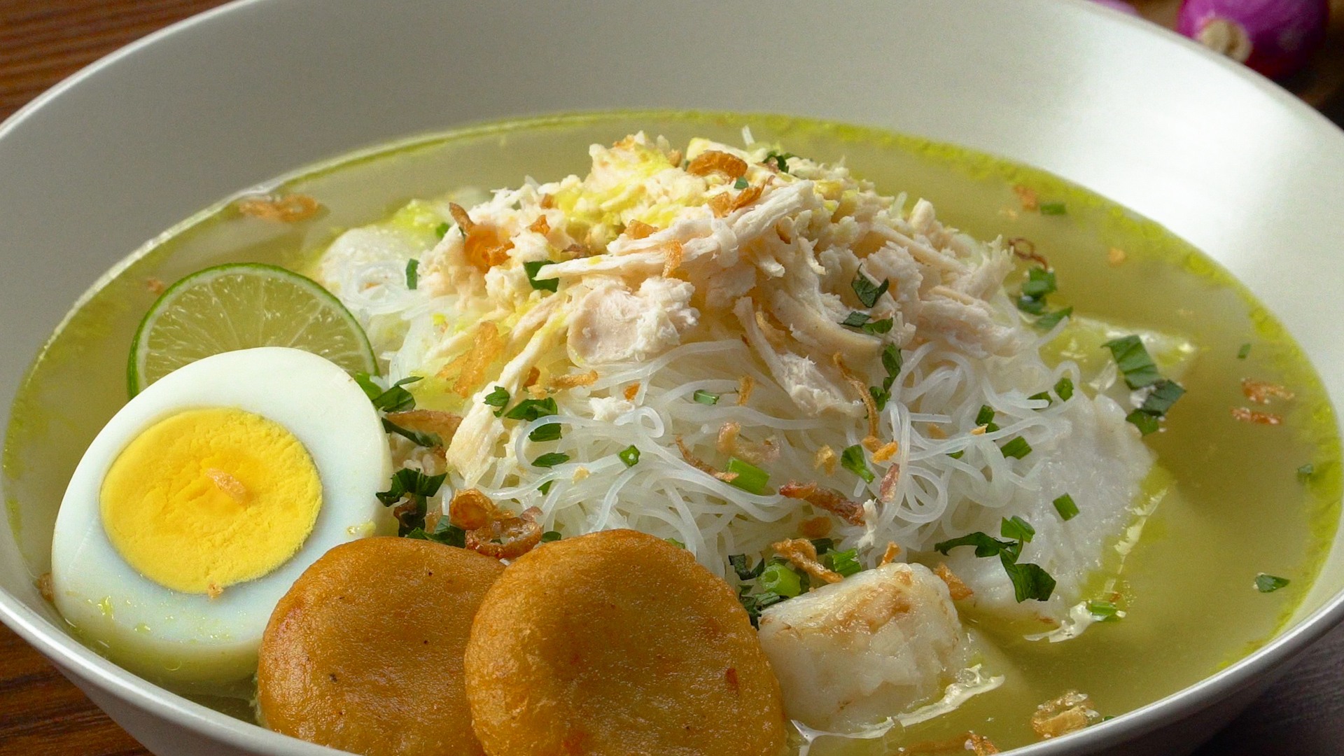 Membuat soto banjar